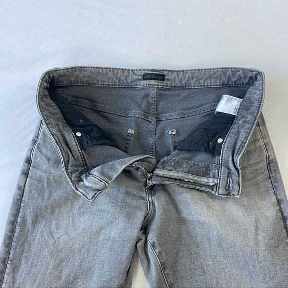 Uniqlo grey wash slim jeans - Picture 5 of 13